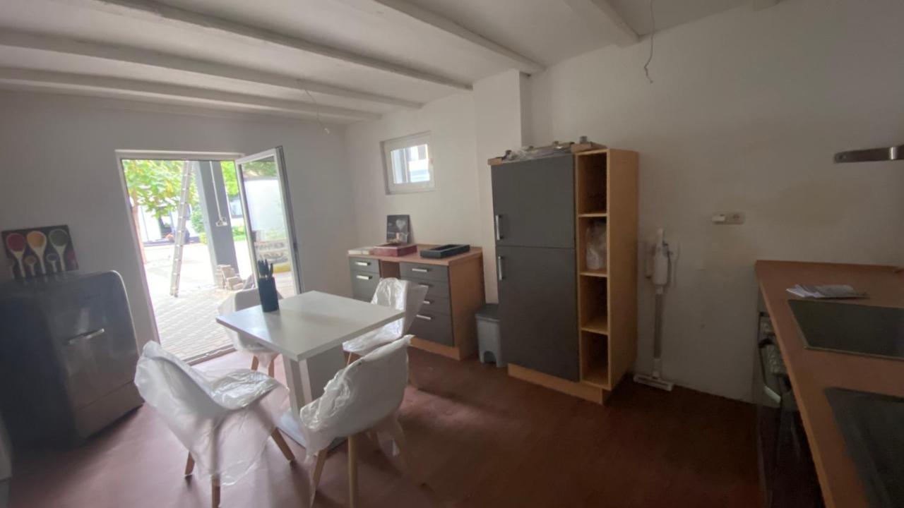 Oase Im Gruenen Hinterhof, Eg, Ruhe, Terrasse, Carport, Free Paytv, Kaffee&Tee, Fahrraeder Apartment Duisburg Exterior foto