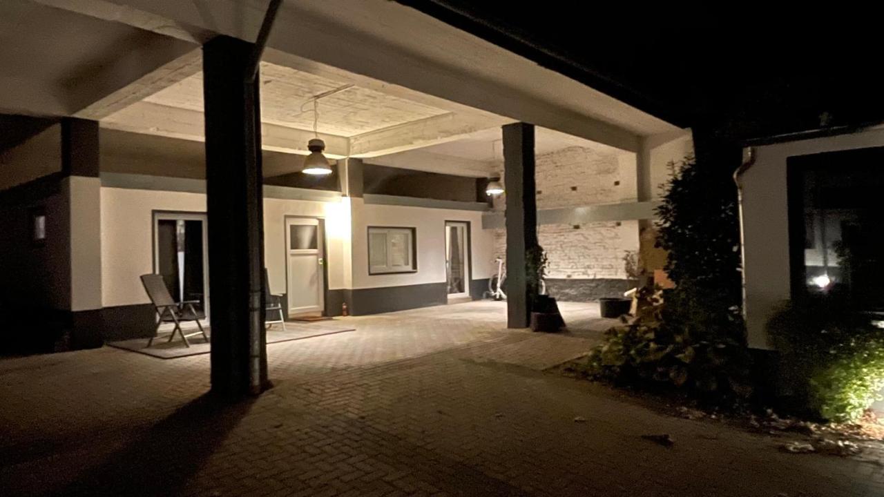 Oase Im Gruenen Hinterhof, Eg, Ruhe, Terrasse, Carport, Free Paytv, Kaffee&Tee, Fahrraeder Apartment Duisburg Exterior foto