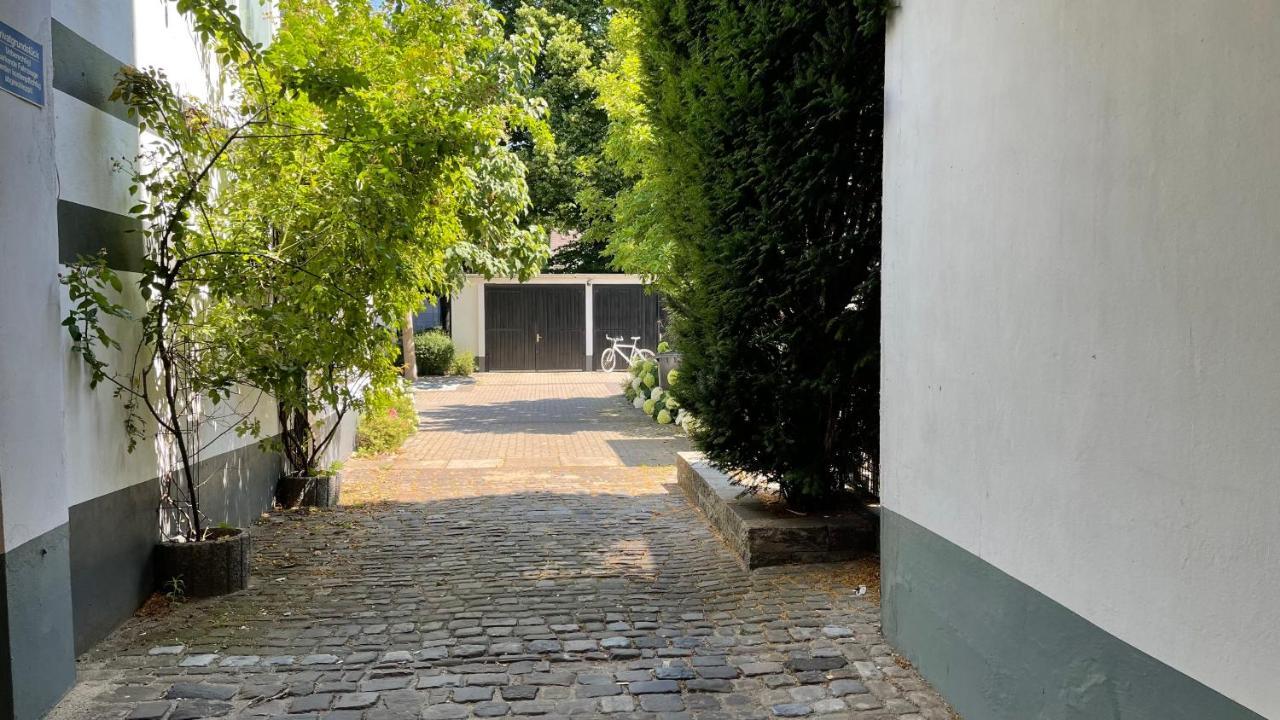 Oase Im Gruenen Hinterhof, Eg, Ruhe, Terrasse, Carport, Free Paytv, Kaffee&Tee, Fahrraeder Apartment Duisburg Exterior foto